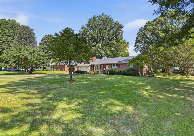 Photo 3 of Sale Pending at 131 Louella Dr, Winston Salem, NC 27107 | MLS# 1237094 | Listing updated on 2026-10-21