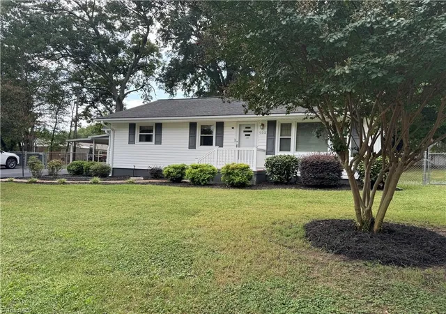 Photo 1 of Single family home for sale at 902 Elmhurst St, Winston Salem, NC 27127 | MLS# 1236298 | Listing updated on 2026-09-21