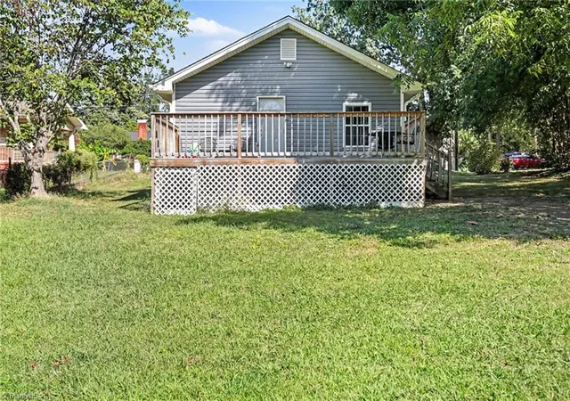 Photo 4 of Single family home for sale at 912 Lee St, Asheboro, NC 27203 | MLS# 1236138 | Listing updated on 2026-09-22