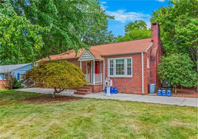 Photo 1 of Single family home for sale at 4733 Eastwin Dr, Winston Salem, NC 27104 | MLS# 1235345 | Listing updated on 2026-10-07
