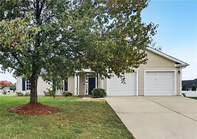 Photo 1 of Single family home for sale at 105 Silver Crk Trl, Kernersville, NC 27284 | MLS# 1238781 | Listing updated on 2026-10-13