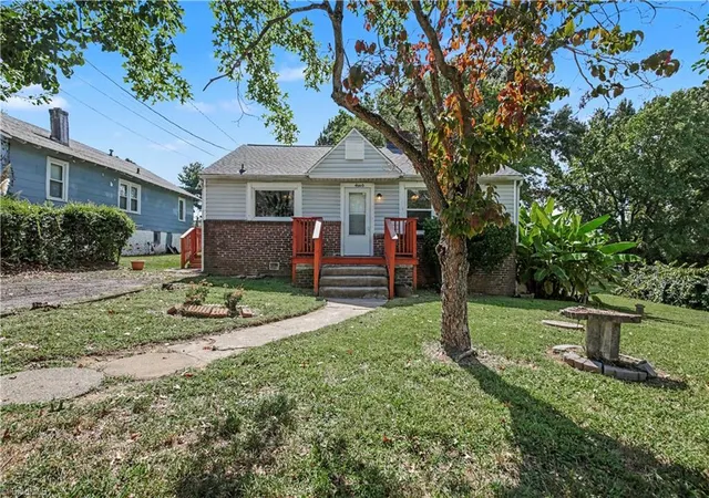 Photo 1 of Single family home for sale at 4660 Tobacco St, Winston Salem, NC 27106 | MLS# 1237438 | Listing updated on 2026-10-19