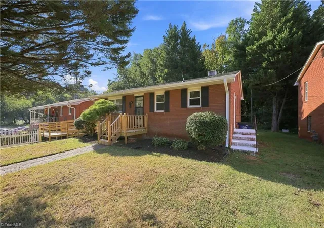 Photo 2 of Single family home for sale at 1664 Ne 23rd Street, Winston Salem, NC 27105 | MLS# 1235511 | Listing updated on 2026-09-25