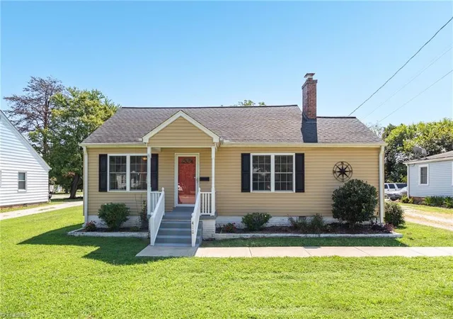 Photo 2 of Single family home for sale at 418 S Maple St, Graham, NC 27253 | MLS# 1233964 | Listing updated on 2026-09-20