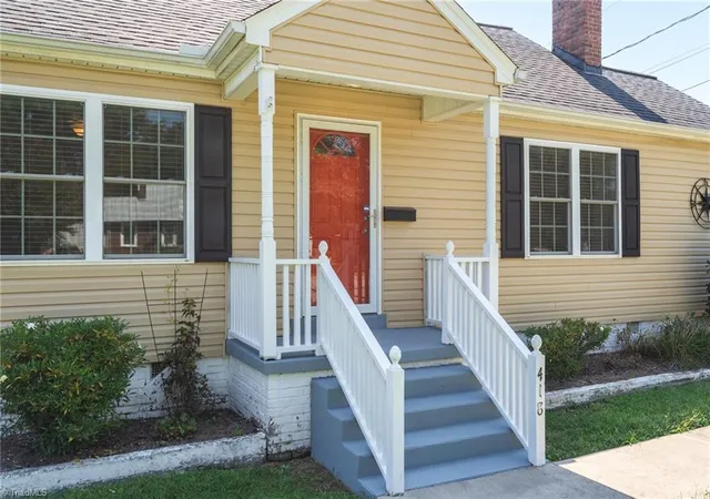 Photo 4 of Single family home for sale at 418 S Maple St, Graham, NC 27253 | MLS# 1233964 | Listing updated on 2026-09-20