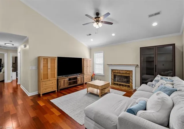 Photo 4 of Single family home for sale at 21 Crestbrook Ct, Greensboro, NC 27455 | MLS# 1233690 | Listing updated on 2026-09-23