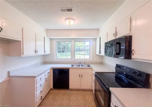 Photo 2 of Single family home for sale at 2605 Lamroc Rd, Greensboro, NC 27407 | MLS# 1235145 | Listing updated on 2026-09-10