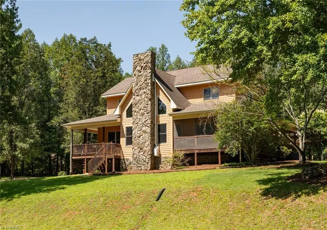 Photo 3 of Single family home for sale at 789 W Meadow Pkwy, Moravian Falls, NC 28654 | MLS# 1234413 | Listing updated on 2026-09-26