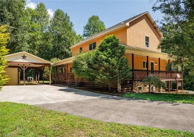 Photo 3 of Single family home for sale at 789 W Meadow Pkwy, Moravian Falls, NC 28654 | MLS# 1234413 | Listing updated on 2026-10-20