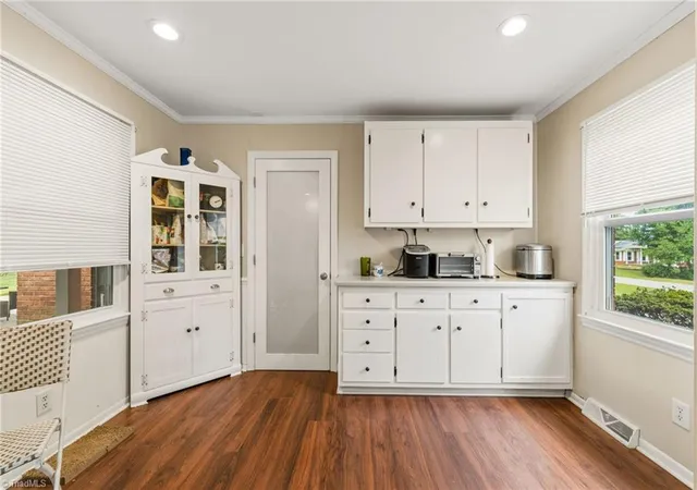 Photo 3 of Single family home for sale at 707 Impala Ave, High Point, NC 27265 | MLS# 1235272 | Listing updated on 2026-09-11