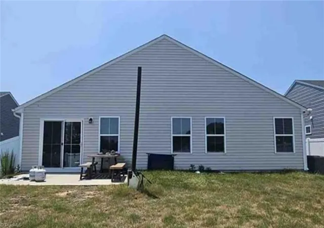 Photo 3 of Single family home for sale at 8611 Kenridge Ln, Fuquay Varina, NC 27526 | MLS# 1234906 | Listing updated on 2026-09-08