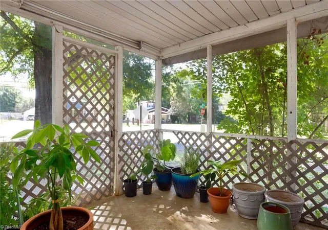 Photo 1 of Single family home for sale at 4010 S Main St, Winston Salem, NC 27127 | MLS# 1237134 | Listing updated on 2026-09-29