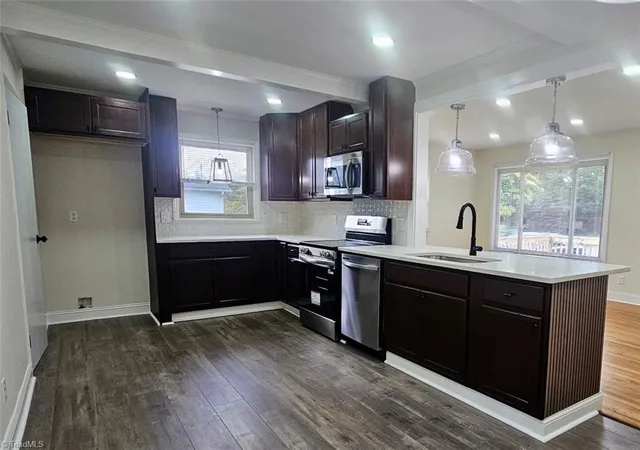 Photo 2 of Sale Pending at 2509 Larkspur Dr, Greensboro, NC 27405 | MLS# 1235506 | Listing updated on 2026-09-19