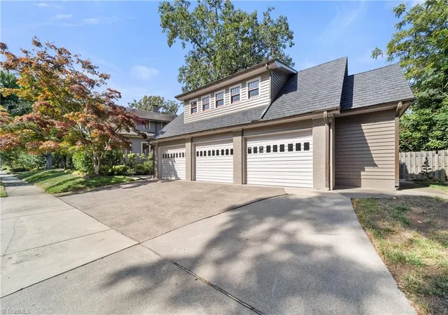 Photo 2 of Sale Pending at 2403 Buena Vista Rd, Winston Salem, NC 27104 | MLS# 1236139 | Listing updated on 2026-09-30