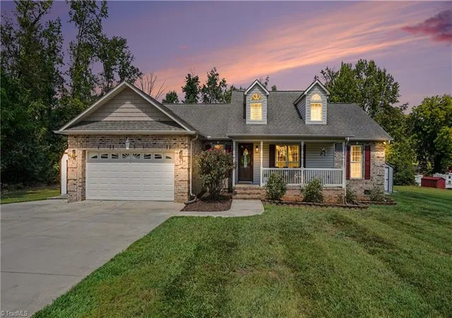 Photo 2 of Single family home for sale at 504 Evergreen Trl, Thomasville, NC 27360 | MLS# 1235864 | Listing updated on 2026-09-26