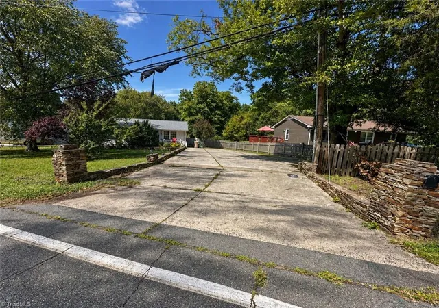 Photo 2 of Single family home for sale at 4711 Summit Ave, Greensboro, NC 27405 | MLS# 1235775 | Listing updated on 2026-09-26