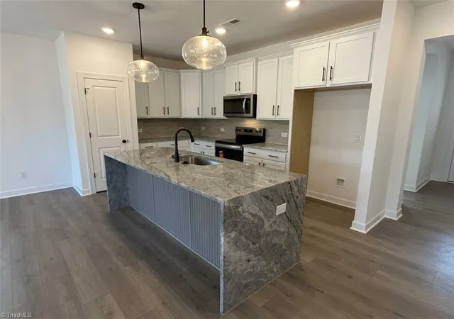 Photo 2 of Single family home for sale at 5166 Paramount Rd #1061, Pfafftown, NC 27040 | MLS# 1236581 | Listing updated on 2026-09-23