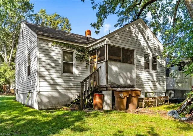 Photo 2 of Sale Pending at 1813 Willora St, Greensboro, NC 27406 | MLS# 1238223 | Listing updated on 2026-10-27