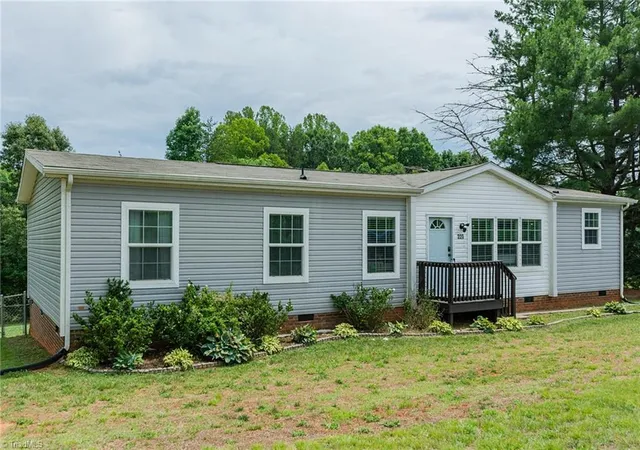 Photo 3 of Manufactured home for sale at 220 Bluejay Rd, Reidsville, NC 27320 | MLS# 1235362 | Listing updated on 2026-10-06