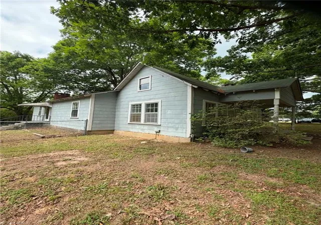 Photo 3 of Single family home for sale at 1423 Westchapel Rd, Asheboro, NC 27205 | MLS# 1234885 | Listing updated on 2026-09-08