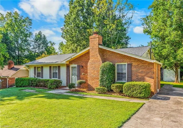 Photo 3 of Sale Pending at 808 Ernest Ct, High Point, NC 27263 | MLS# 1234480 | Listing updated on 2026-09-16
