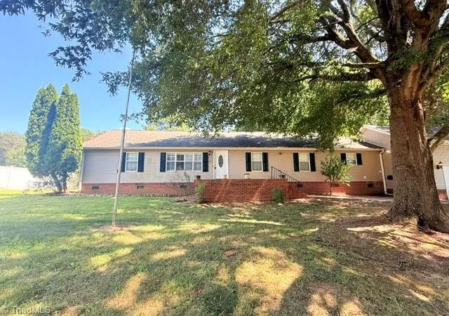 Photo 1 of Sale Pending at 2350 Naomi Dr, Winston Salem, NC 27107 | MLS# 1235064 | Listing updated on 2026-09-14