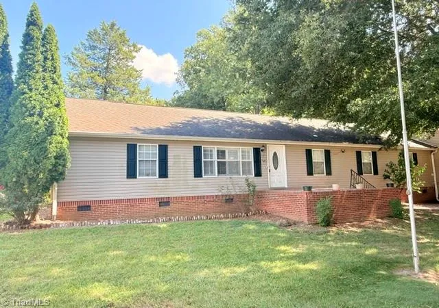 Photo 2 of Sale Pending at 2350 Naomi Dr, Winston Salem, NC 27107 | MLS# 1235064 | Listing updated on 2026-09-14