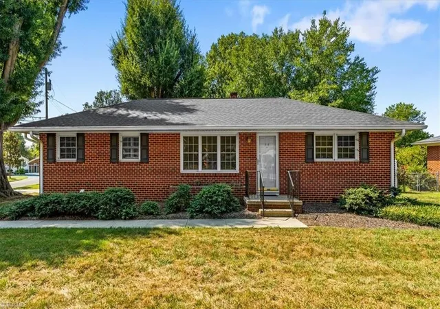 Photo 2 of Sale Pending at 212 W Gilbreath St, Graham, NC 27253 | MLS# 1236529 | Listing updated on 2026-10-29