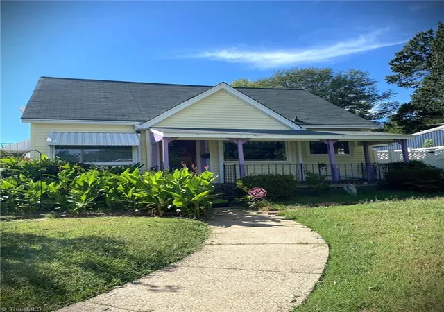 Photo 2 of Single family home for sale at 520 Gales Ave, Winston Salem, NC 27103 | MLS# 1236931 | Listing updated on 2026-10-27