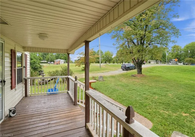 Photo 3 of Single family home for sale at 862 Country Clb Dr, State Road, NC 28676 | MLS# 1236211 | Listing updated on 2026-09-18