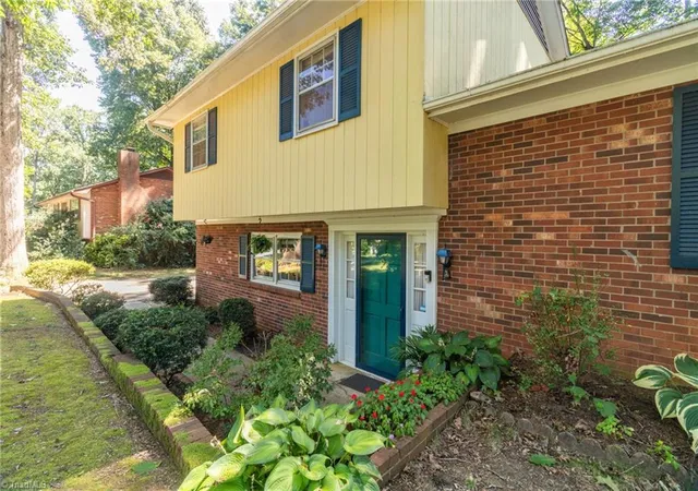 Photo 4 of Single family home for sale at 166 Charlotte Pl, Advance, NC 27006 | MLS# 1234463 | Listing updated on 2026-09-19