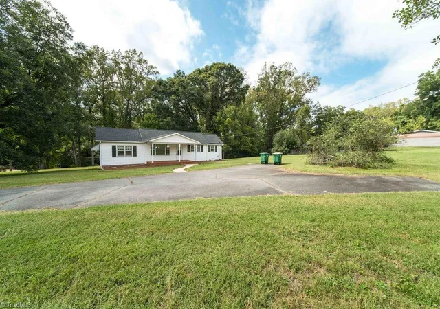Photo 3 of Sale Pending at 730 Walkertown Guthrie Rd, Winston Salem, NC 27101 | MLS# 1235690 | Listing updated on 2026-09-25