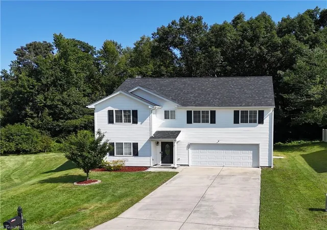 Photo 1 of Single family home for sale at 1015 Cayley Ct, High Point, NC 27260 | MLS# 1234552 | Listing updated on 2026-09-15