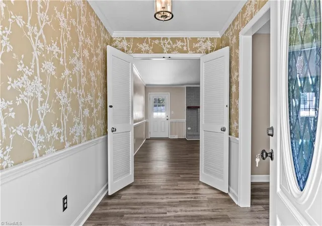 Photo 3 of Single family home for sale at 3545 N Lakeshore Dr, Clemmons, NC 27012 | MLS# 1233850 | Listing updated on 2026-09-16