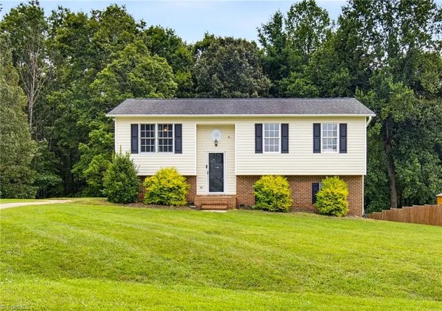 Photo 1 of Single family home for sale at 194 Woodbridge Dr, Mount Airy, NC 27030 | MLS# 1234008 | Listing updated on 2026-09-15