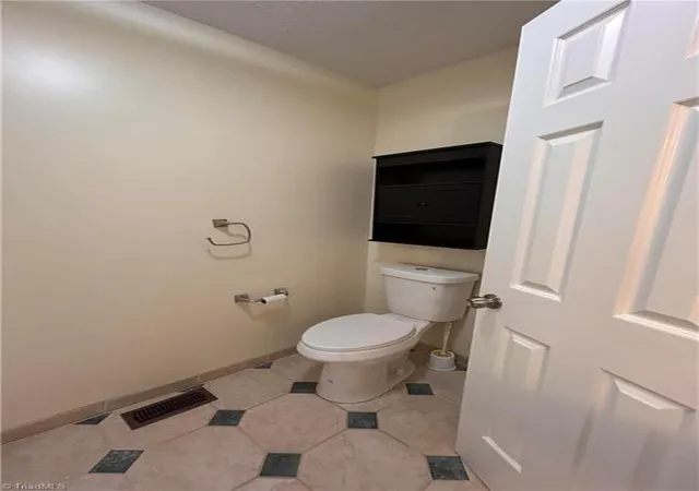 Photo 3 of Single family home for sale at 6721 River Hills Dr, Greensboro, NC 27410 | MLS# 1236095 | Listing updated on 2026-09-17