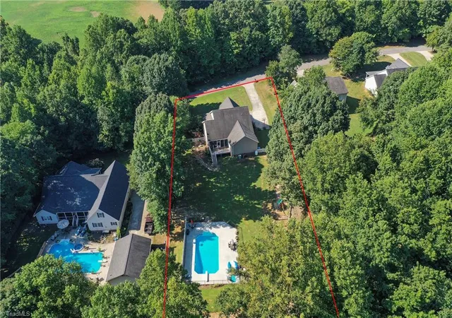 Photo 2 of Single family home for sale at 133 Fern Hvn Ln, Mocksville, NC 27028 | MLS# 1234701 | Listing updated on 2026-09-15