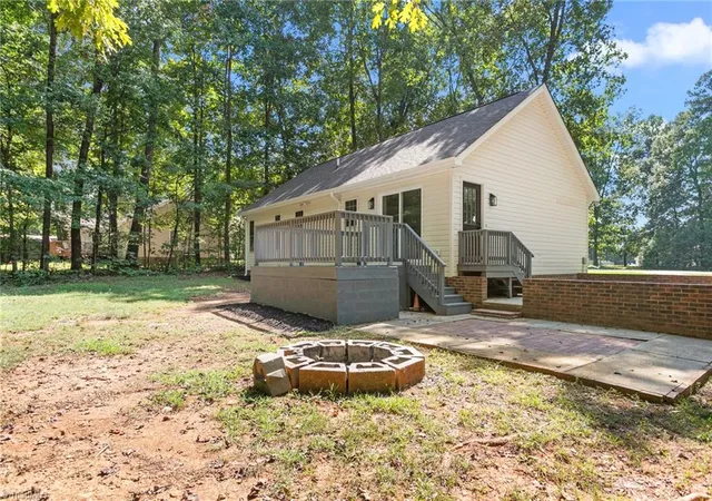 Photo 4 of Single family home for sale at 4420 Fairland Ct, Burlington, NC 27215 | MLS# 1234312 | Listing updated on 2026-09-17
