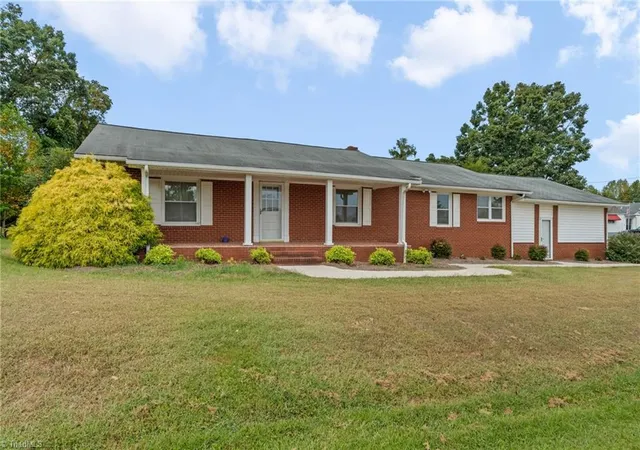 Photo 3 of Single family home for sale at 3827 Nc Hwy 772, Walnut Cove, NC 27052 | MLS# 1235350 | Listing updated on 2026-09-30