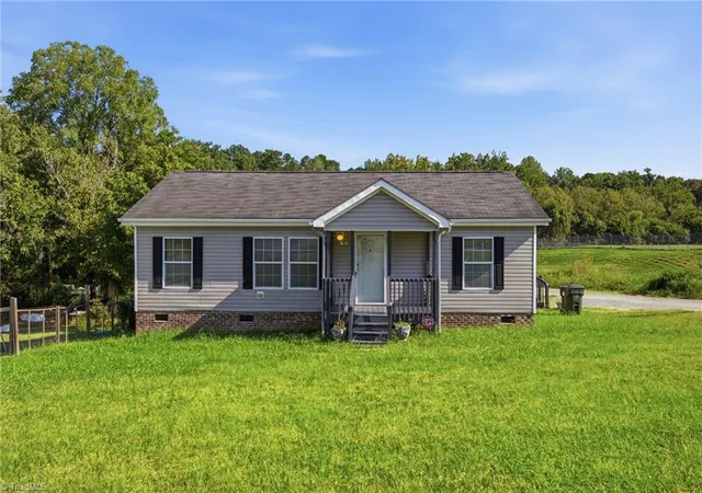 Photo 1 of Manufactured home for sale at 813 Young St, Thomasville, NC 27360 | MLS# 1233376 | Listing updated on 2026-09-09