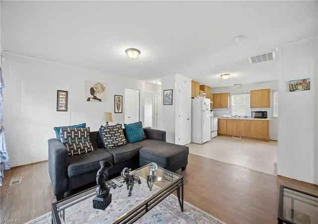 Photo 3 of Manufactured home for sale at 813 Young St, Thomasville, NC 27360 | MLS# 1233376 | Listing updated on 2026-09-09