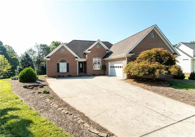 Photo 1 of Sale Pending at 120 Williamshire Ct, Kernersville, NC 27284 | MLS# 1233988 | Listing updated on 2026-09-08