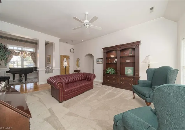Photo 2 of Sale Pending at 120 Williamshire Ct, Kernersville, NC 27284 | MLS# 1233988 | Listing updated on 2026-09-08