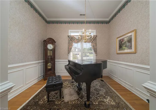 Photo 4 of Sale Pending at 120 Williamshire Ct, Kernersville, NC 27284 | MLS# 1233988 | Listing updated on 2026-09-08