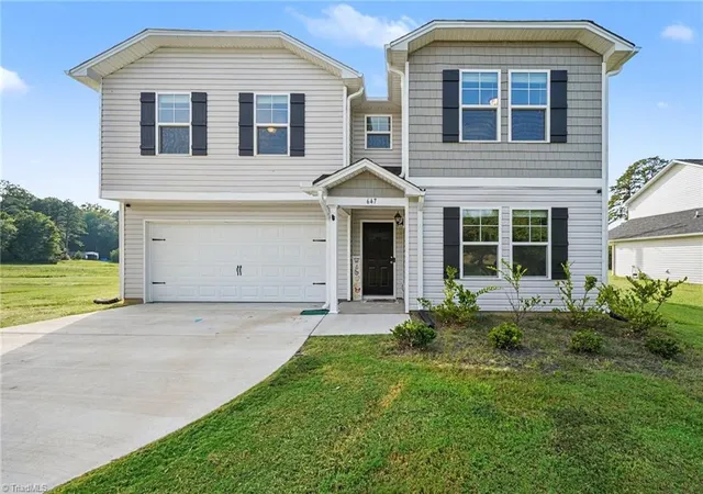 Photo 2 of Single family home for sale at 647 Gus Hl Rd, Clemmons, NC 27012 | MLS# 1236605 | Listing updated on 2026-09-23