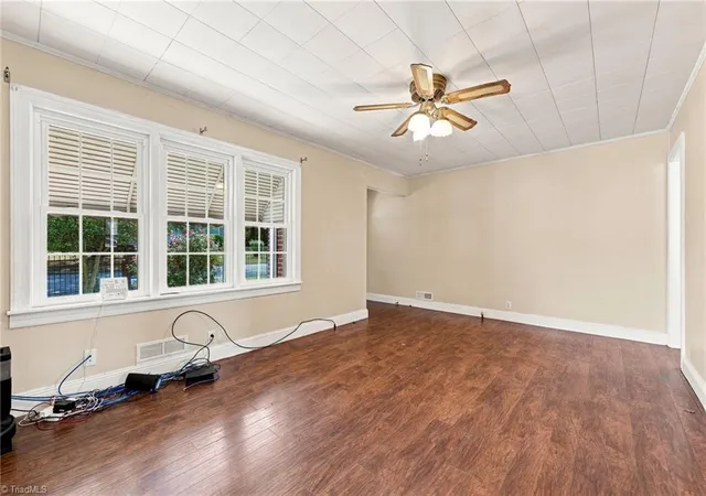 Photo 2 of Single family home for sale at 812 Oak St, Reidsville, NC 27320 | MLS# 1235241 | Listing updated on 2026-09-11