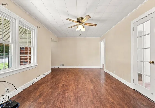 Photo 3 of Single family home for sale at 812 Oak St, Reidsville, NC 27320 | MLS# 1235241 | Listing updated on 2026-09-11