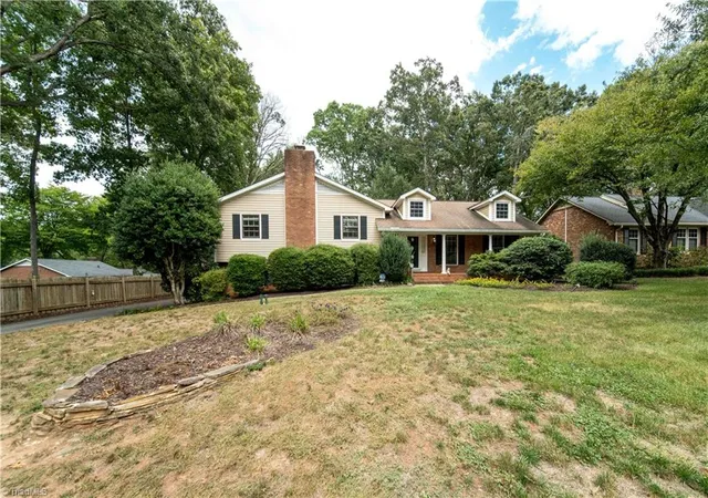Photo 2 of Single family home for sale at 321 Stanaford Rd, Winston Salem, NC 27104 | MLS# 1235880 | Listing updated on 2026-09-18