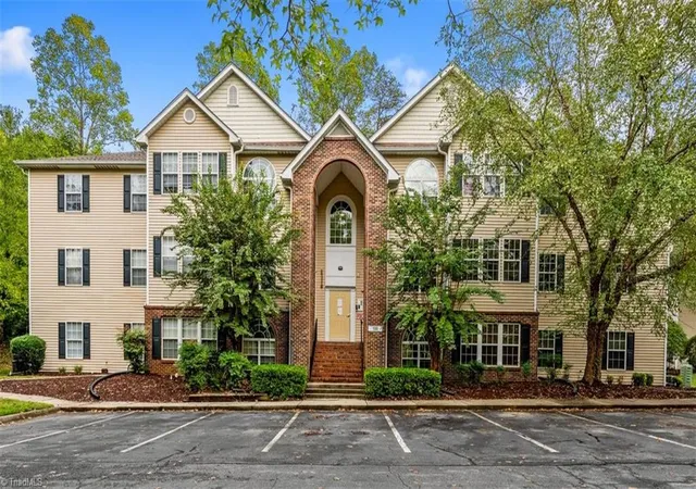 Photo 1 of Single family home for sale at 131 Ivy Glen Ct, Winston Salem, NC 27127 | MLS# 1236816 | Listing updated on 2026-10-12