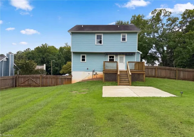 Photo 4 of Single family home for sale at 1001 Kingstree Ridge Dr, Winston Salem, NC 27127 | MLS# 1237206 | Listing updated on 2026-10-30
